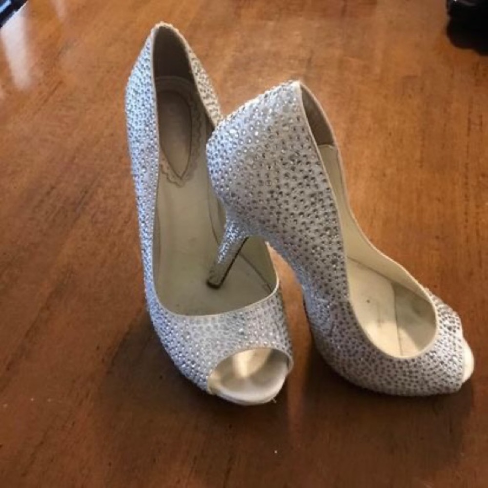Perfect for formalwear or a fun party dress!